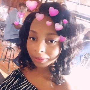 Meet your Posher, Briana